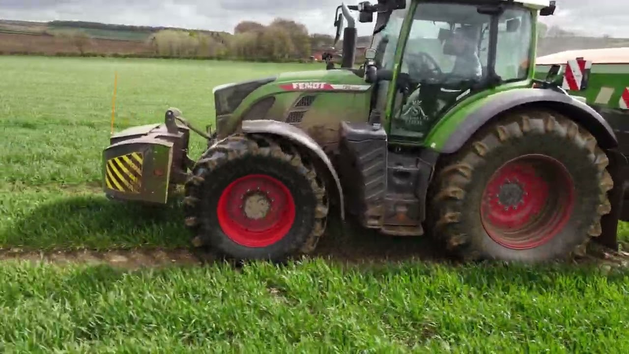 Agriweld Mud Guards (Ladder hitch version) on Fendt 720
