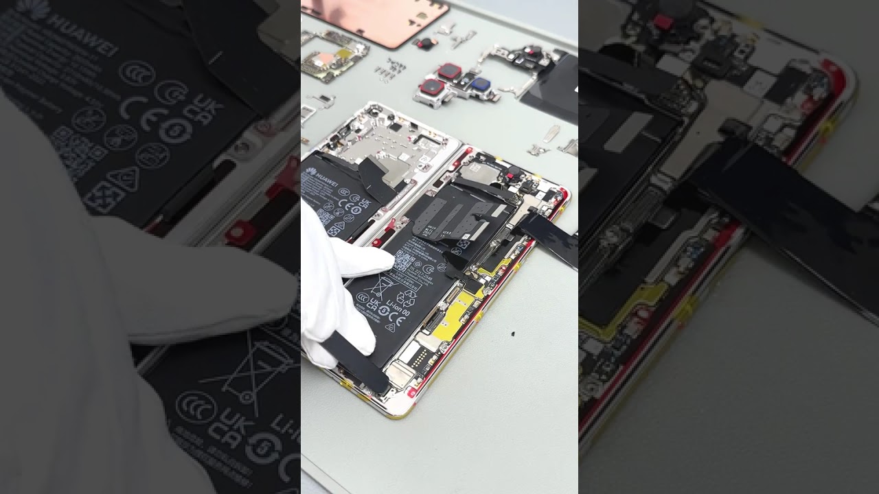 Complete process of replacing the foldable screen of a foldable phone 