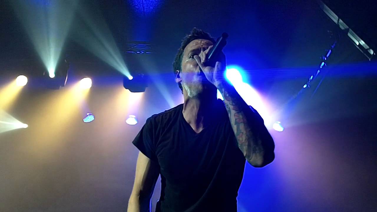 Simple Plan - Freaking Me Out Live in Paris