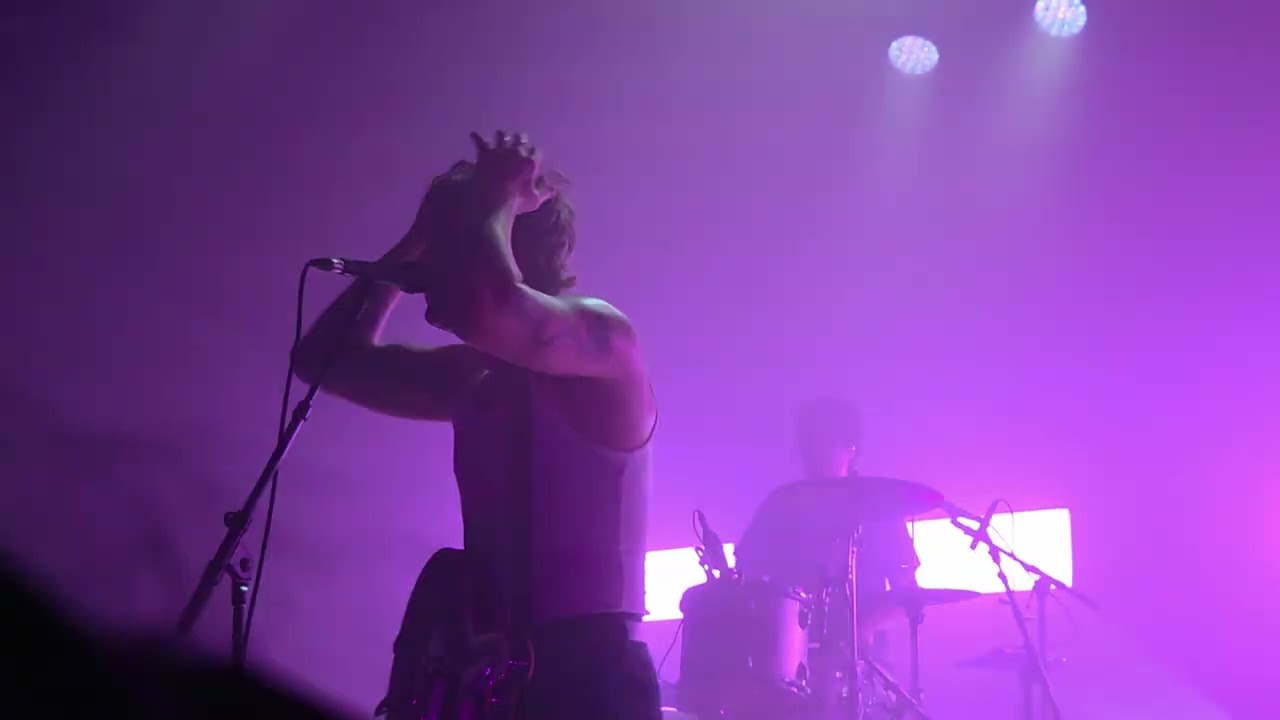Whateverrr - Spacey Jane (live in Vancouver)