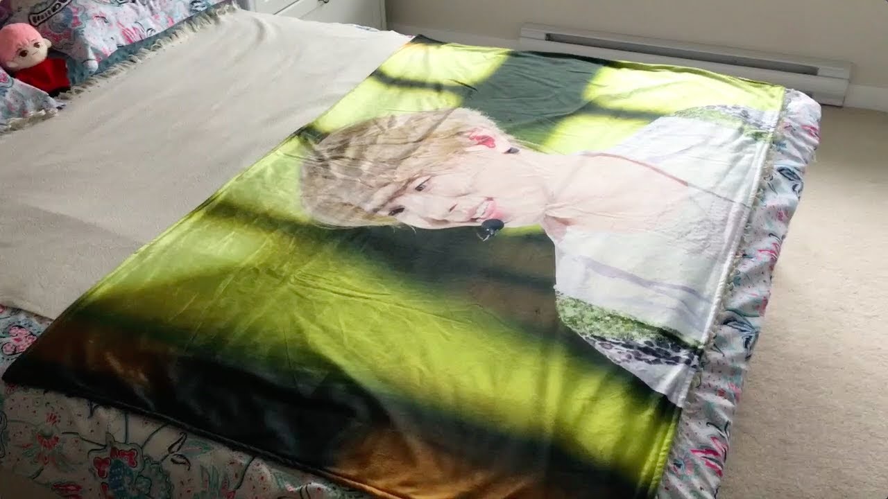 Multifandom Trash Kpop Room Tour!! -I Collect (Hoard) For Years lol-