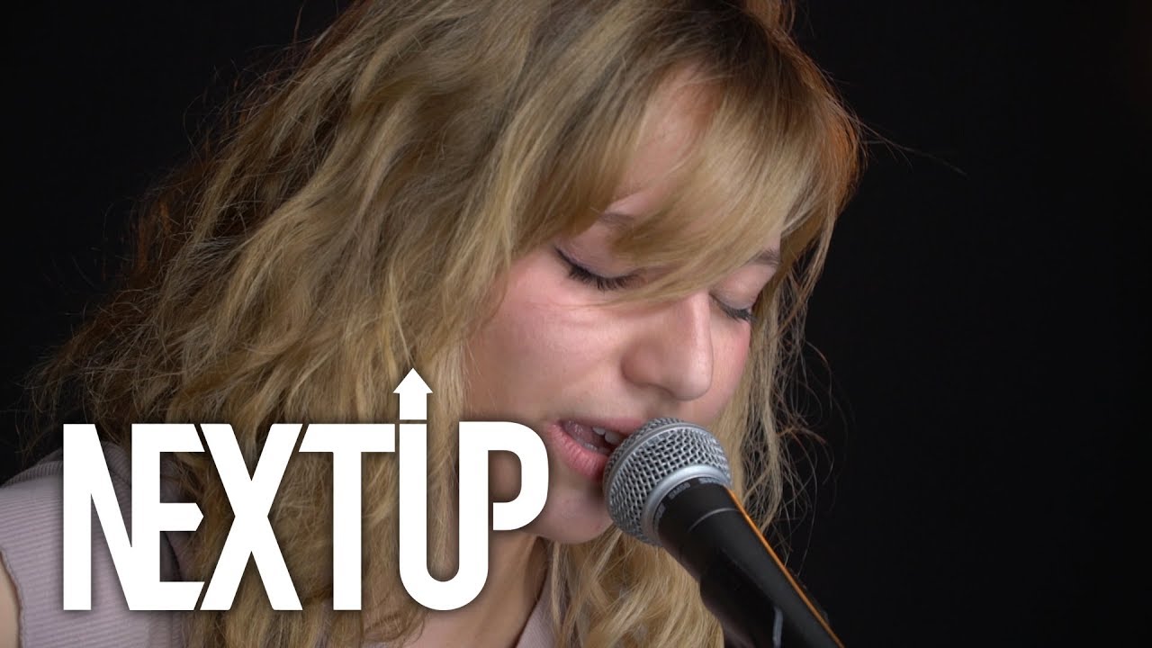Hailey Knox Performs 'Hardwired' & 'Traumatized' LIVE (Acoustic)