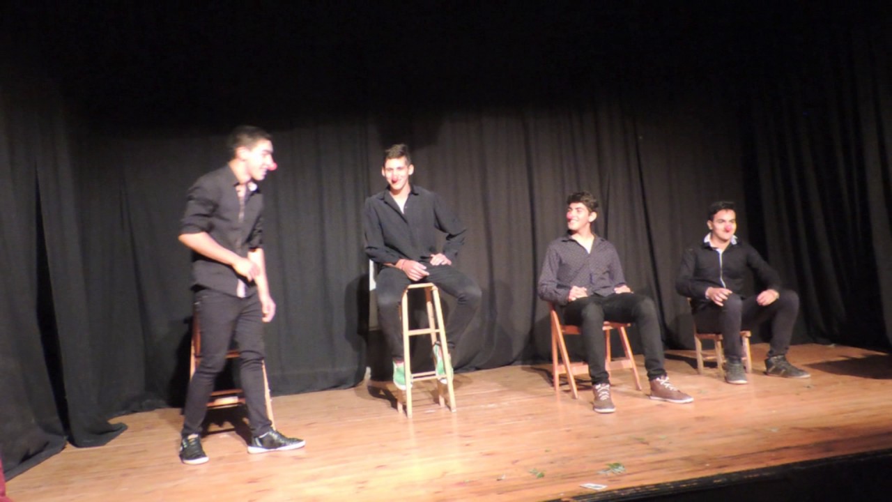 2. Qué Lástima - Teatro del Absurdo