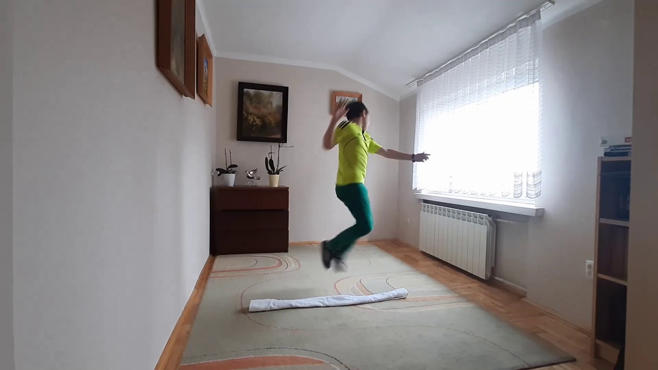 Ćwiczenia wzmacniające z przyborem nietypowym dla najmłodszych - ręcznik