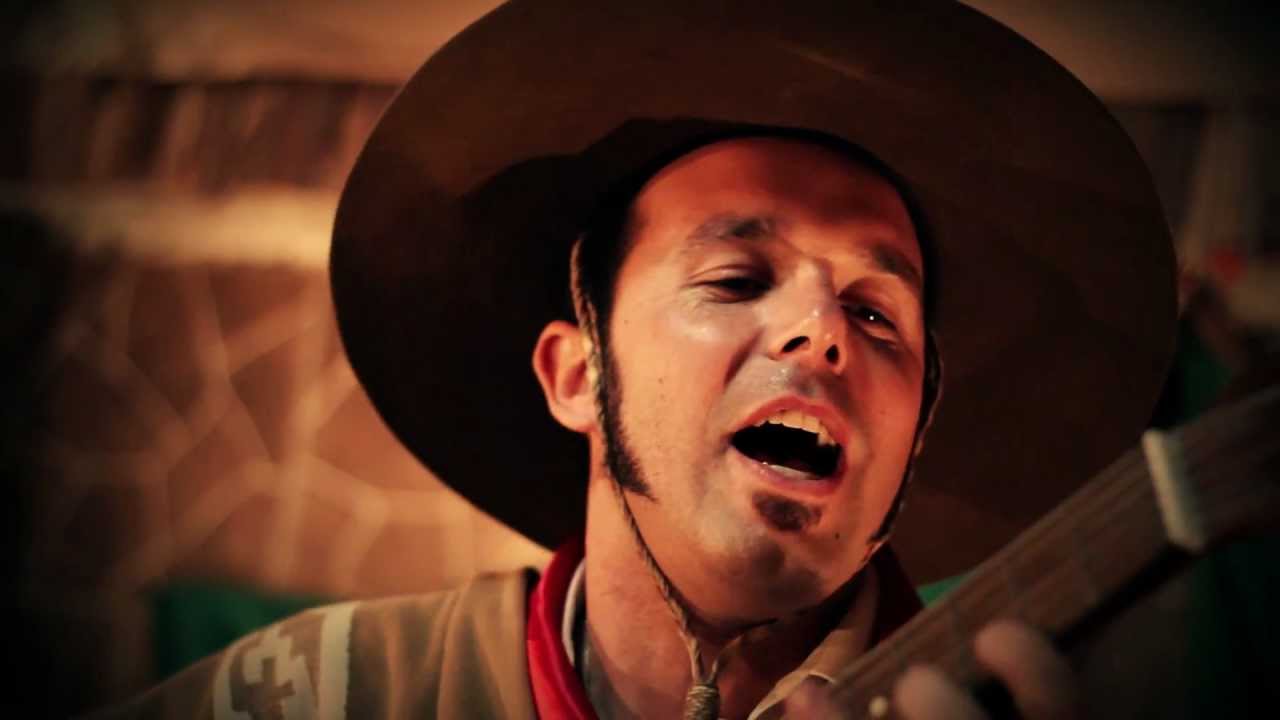 Erivelto Pires Clipe - "Pra Escutar Minhas Vanera Lá Fora"