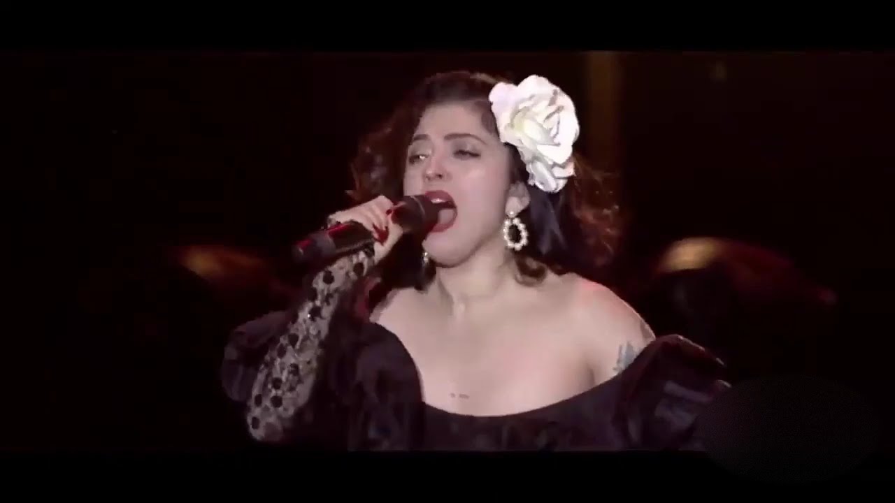 Mon Laferte: La nave del olvido ❤❤❤
