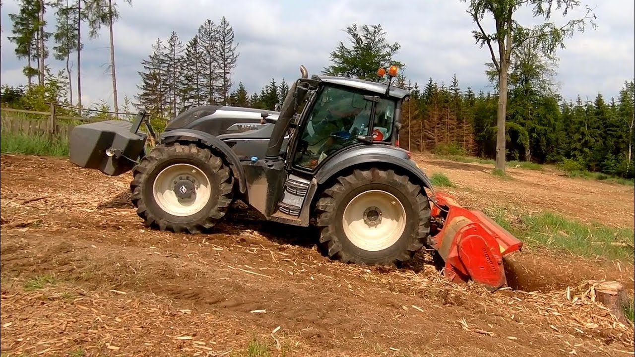 Valtra T with Seppi Starforst cutter