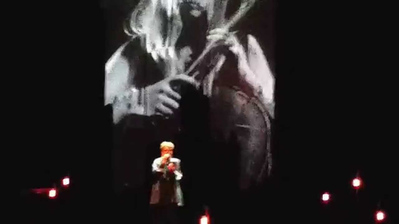 Ane Brun - a beautiful cover of Halo - Live 27-11-2014 @ Oosterpoort Groningen