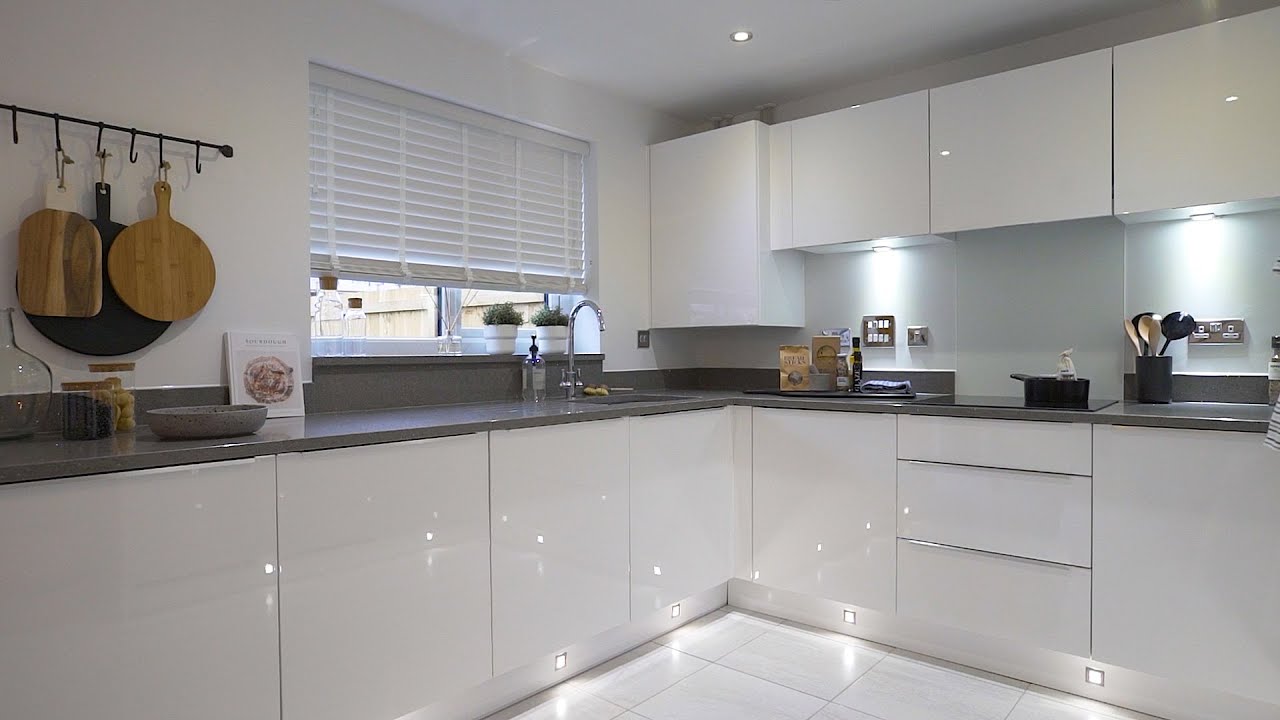 Taylor Wimpey Riverside Walk, The Huxford