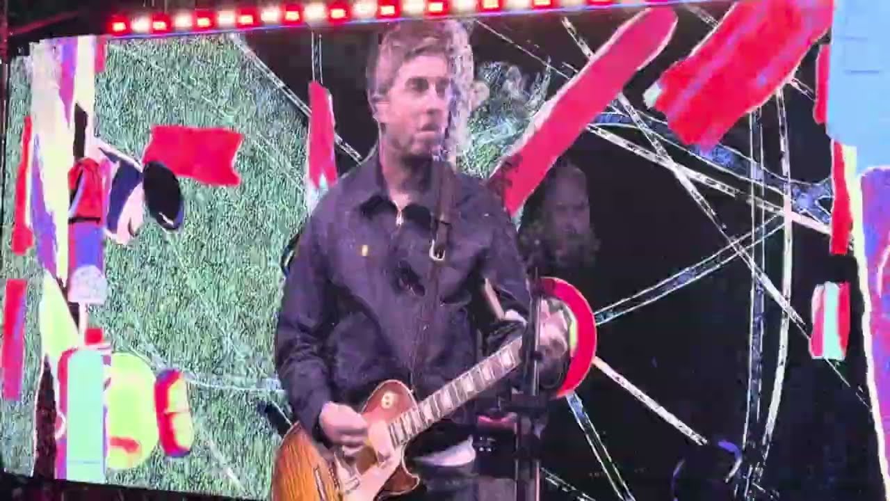Oasis - Cigarettes & Alcohol - 09/08/2025 - Edinburgh, Scotland 