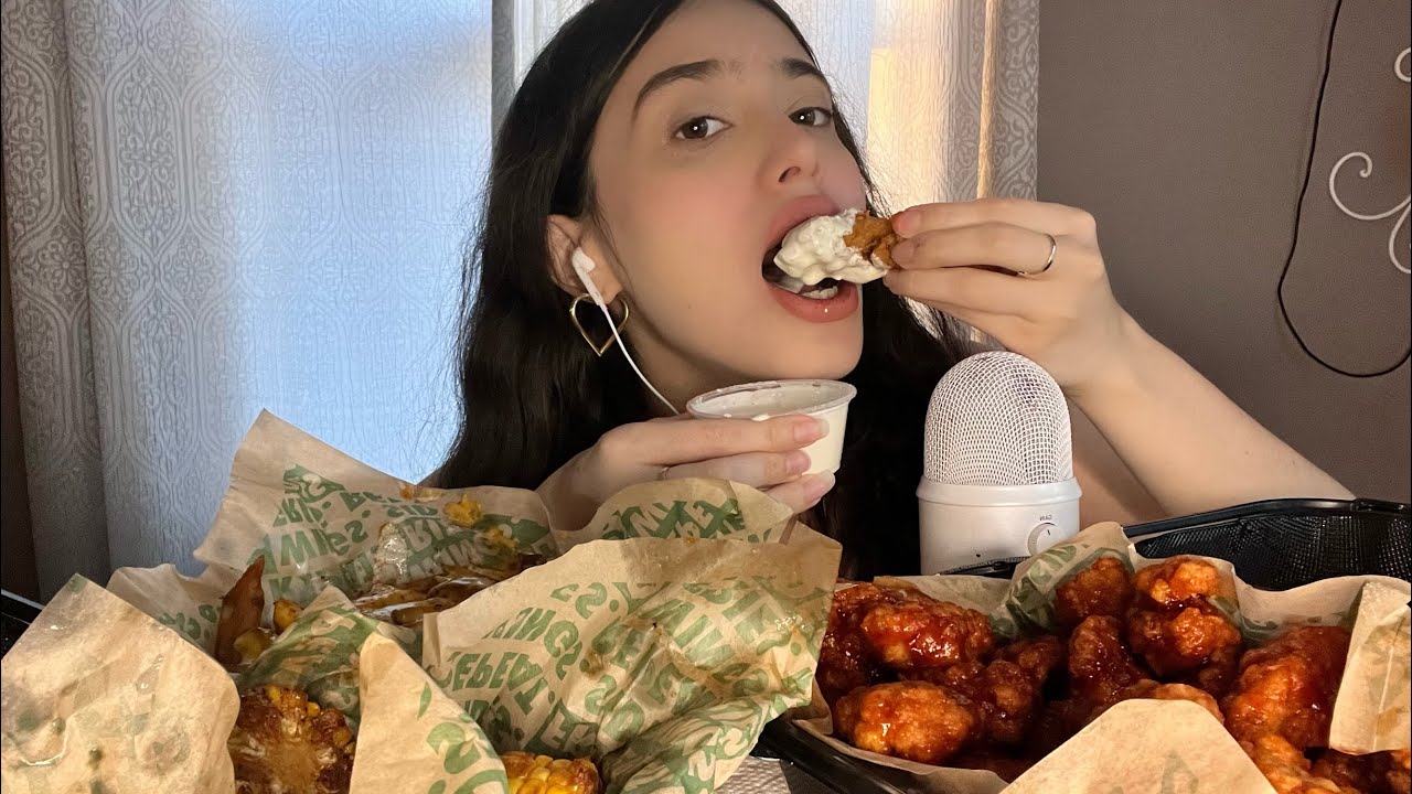 ASMR - MUKBANG / COMIENDO ALITAS CRUJIENTES DE WINGSTOP CON PAPAS , ELOTES Y EXTRA RANCH