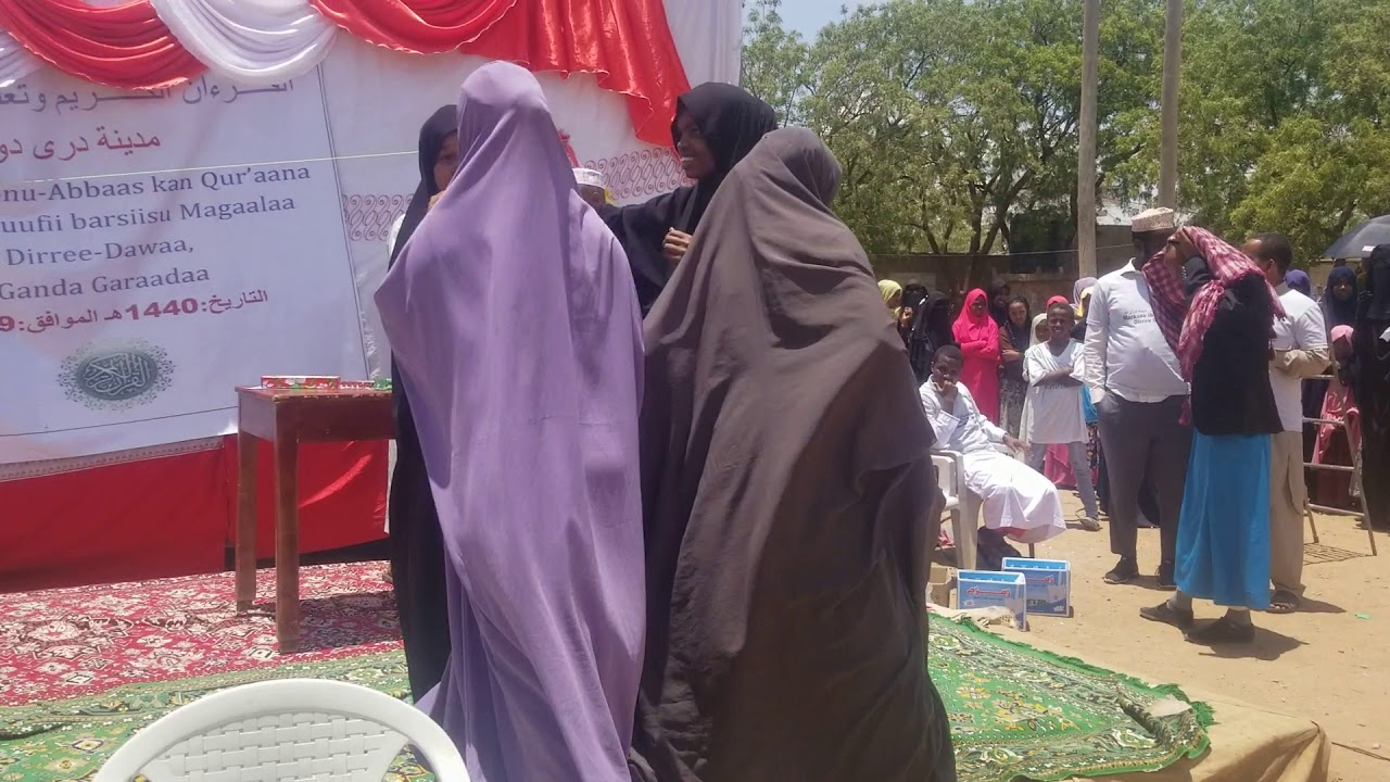 Walaloo Ajaaiba Mata duree HIJAAB ja'urratti.