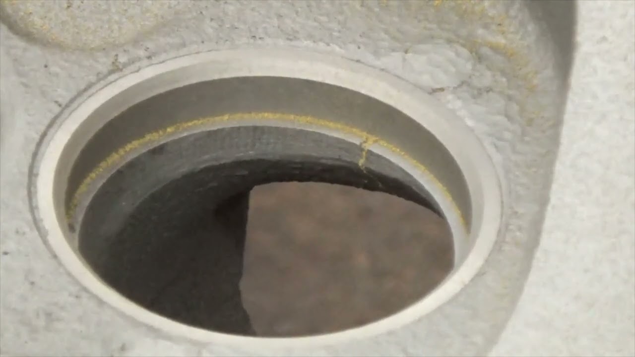 Magnafluxing (cylinder head crack)