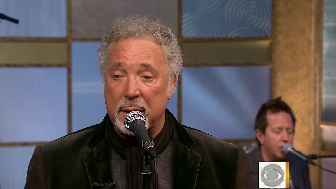 Tom Jones - Green Green Grass Of Home (2010 Early Show HD)