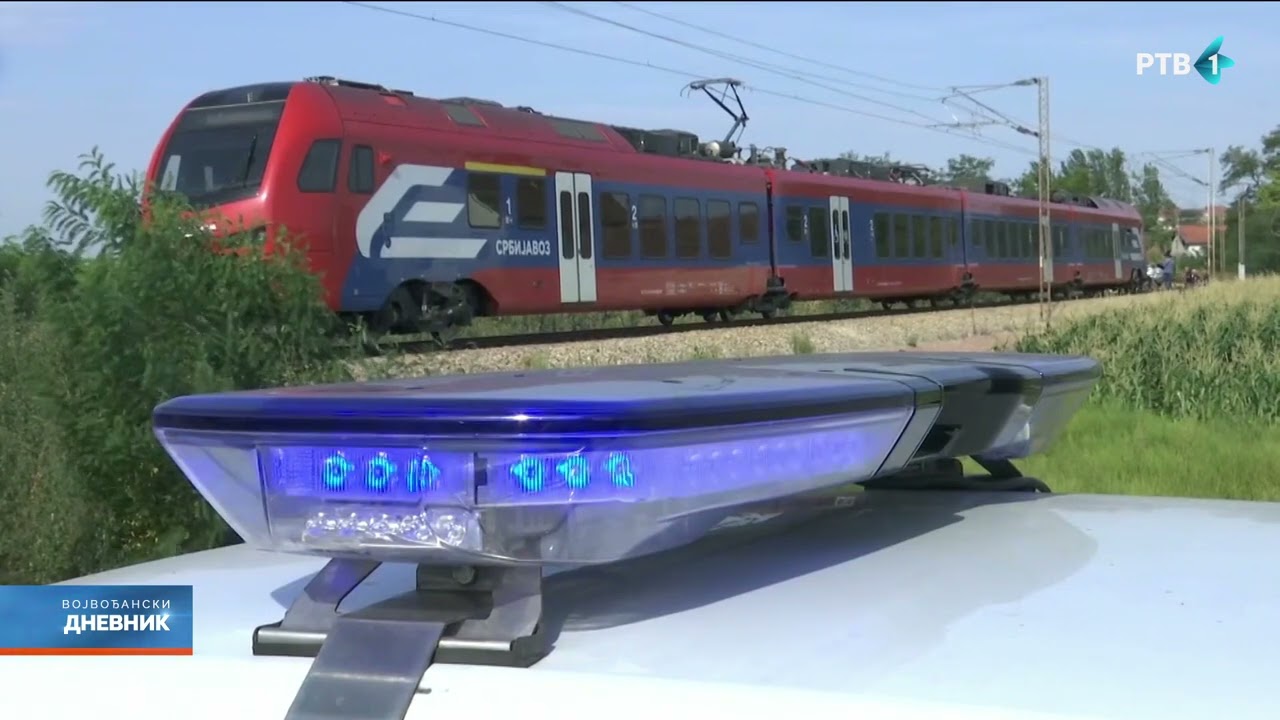 Voz naleteo na automobil na pruzi kod Lazarevca, taksista i dvoje dece stradali na mestu