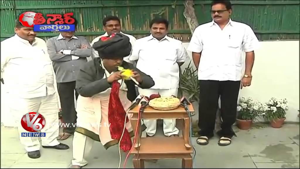 TDP MP Siva Prasad Playing Snake Catcher Role - Teenmaar News