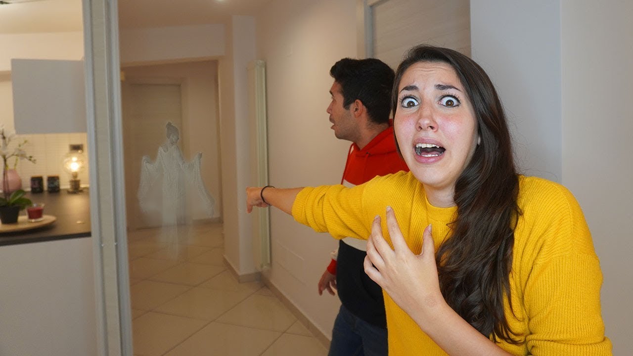 FACCIO CREDERE AL MIO RAGAZZO CHE C' É UN FANTASMA NELLA NOSTRA NUOVA CASA! *ci crede davvero*