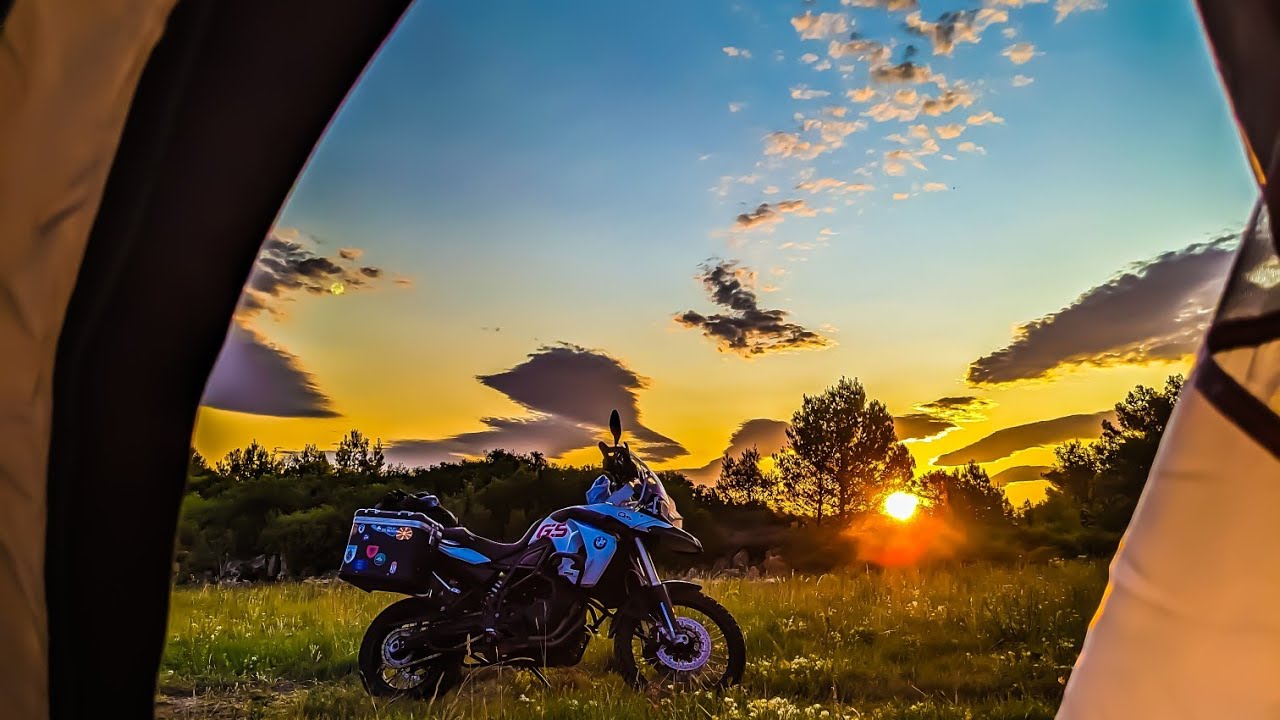 MotoTrip Pyreneje [E18] - Ve Francii neprší: Levný tabák skončil zato vína všude plno