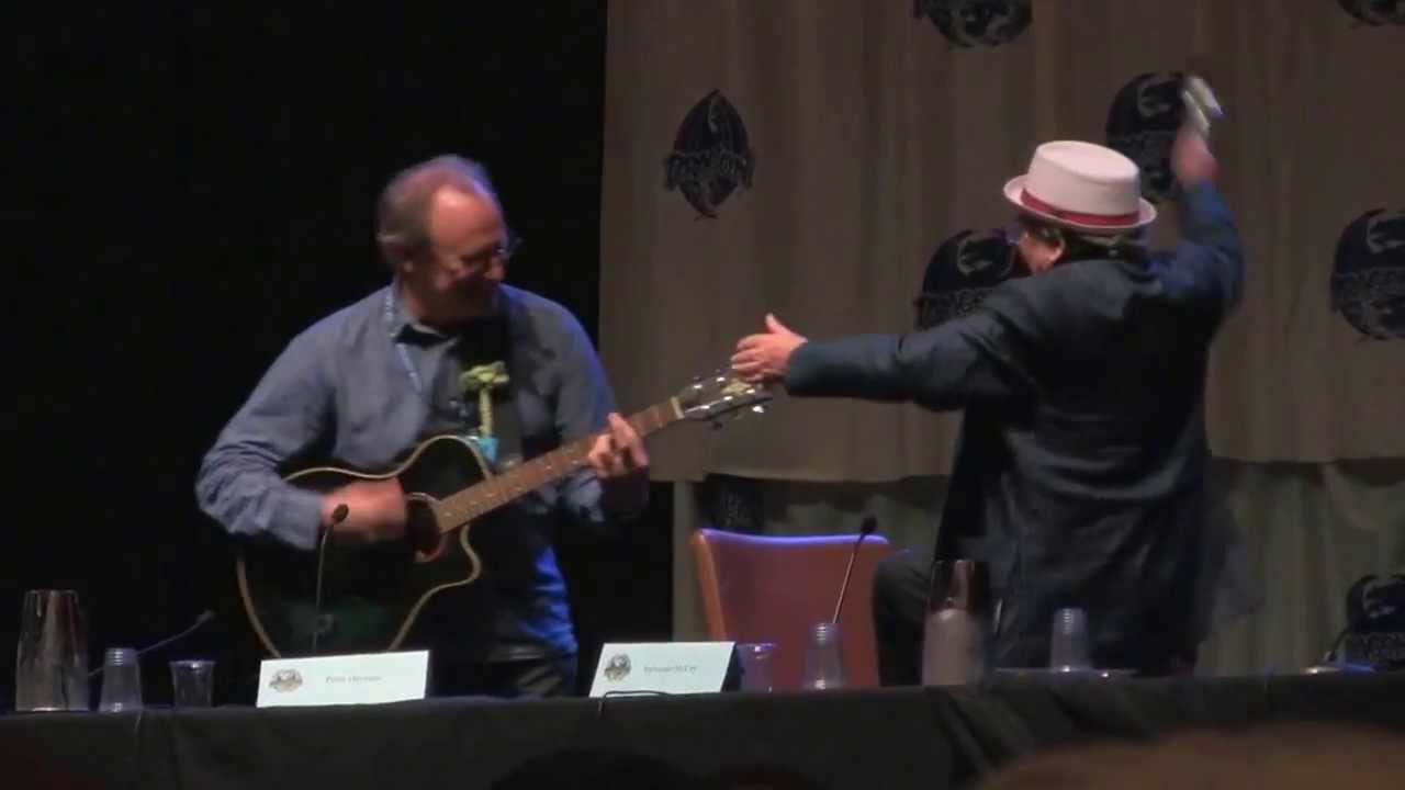 Doctors #5 & #7 playing Guitar & Spoons together at DragonCon