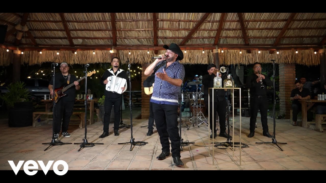 Cheche Flores - Mitad Tú, Mitad Yo (En Vivo)
