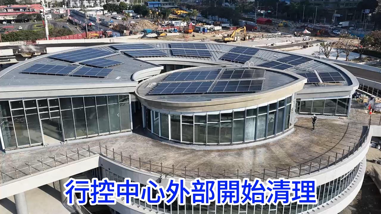 2026年2月23日 淡江大橋工程  淡水端 北上下橋行人自行車道灌漿 輕軌鐵道定位施工 塔吊有動作 4K