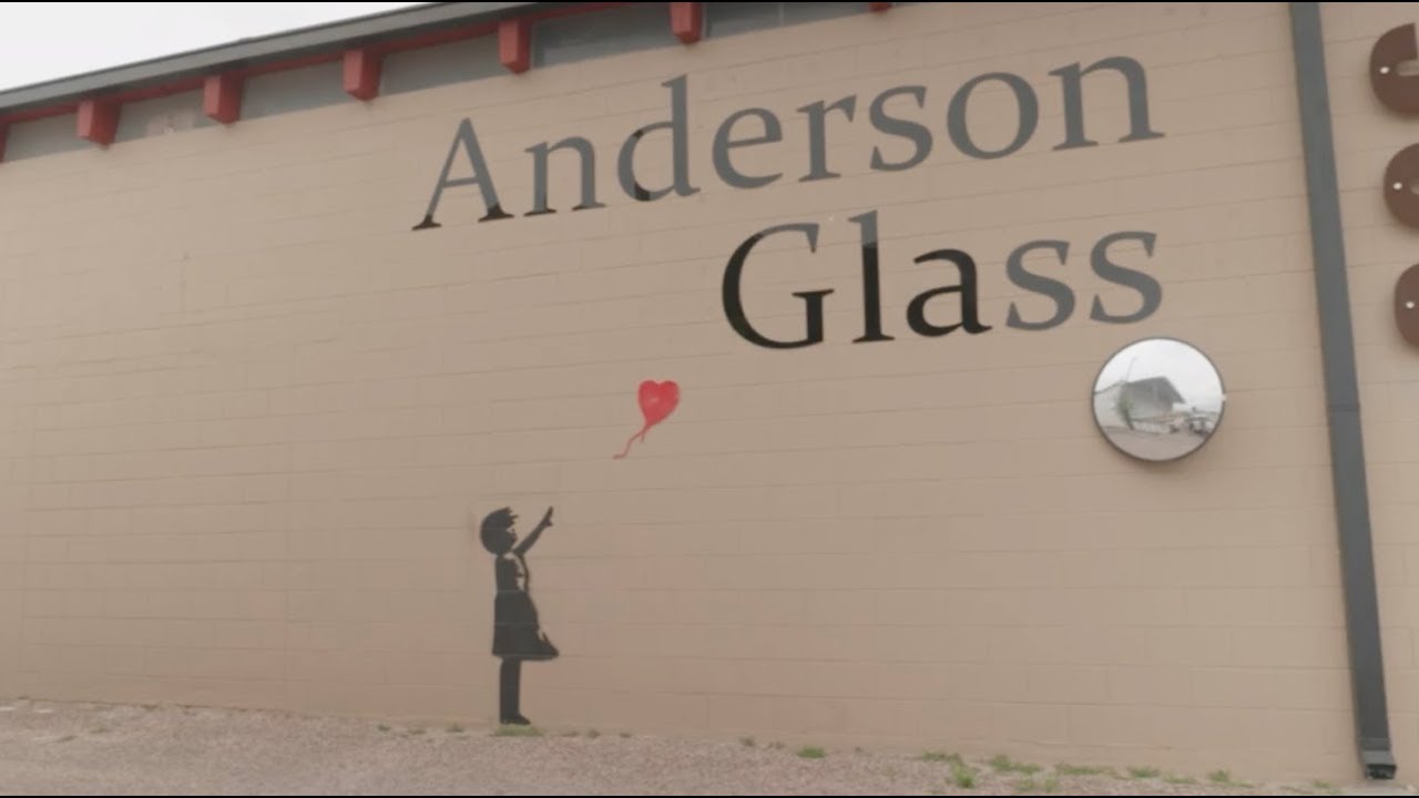 Digital signage in the showroom: how Anderson Glass uses Nixplay Signage