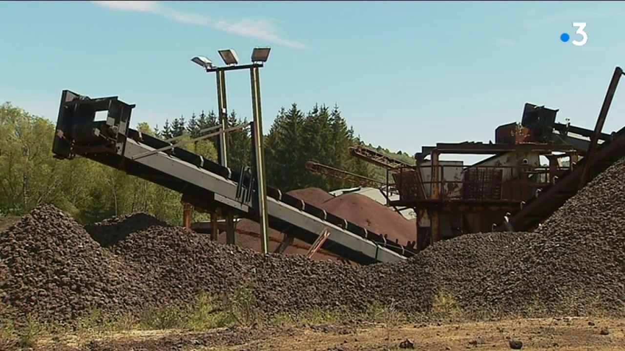 Une carrière devenue parc de loisir : la transformation radicale du volcan de Lemptégy
