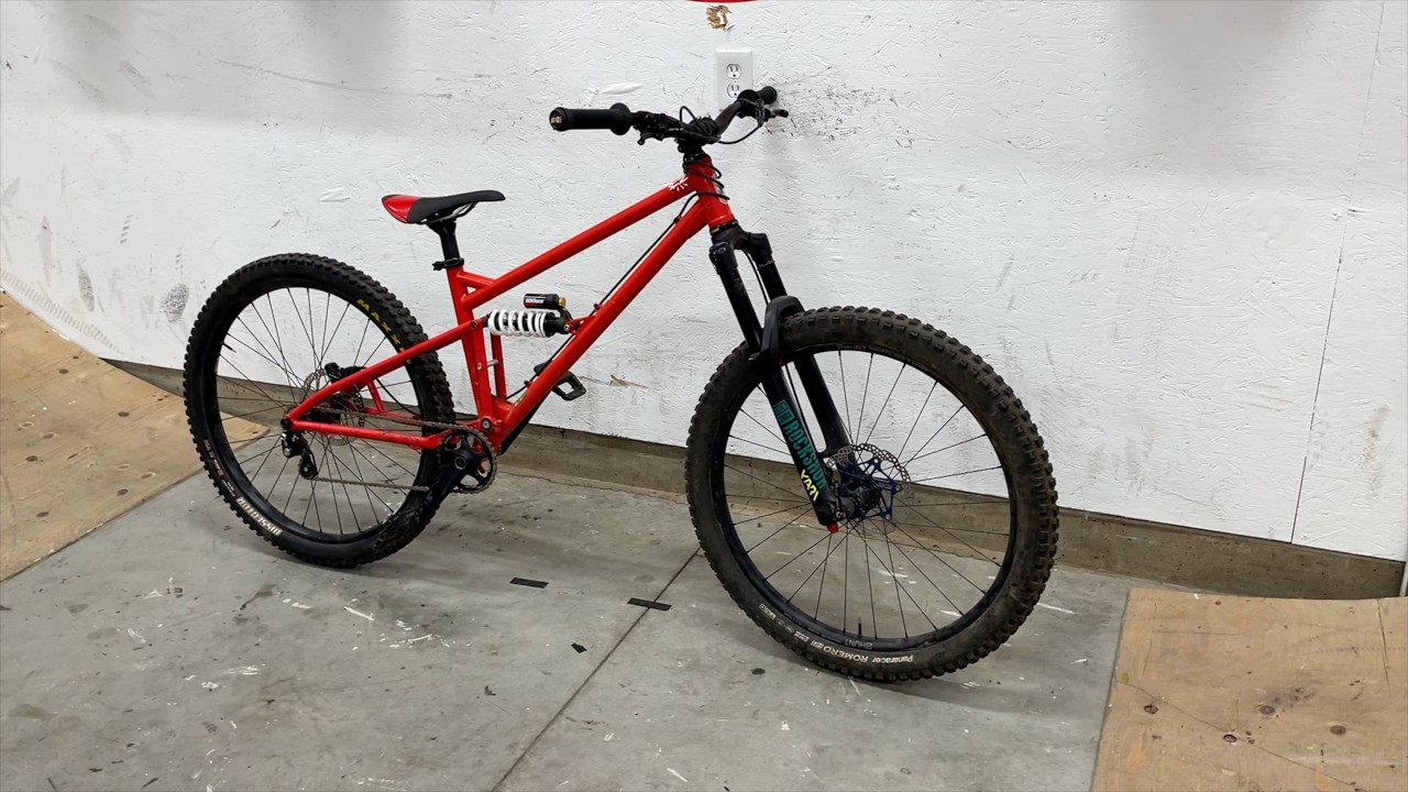 Red Bike Chain Line Tinkering