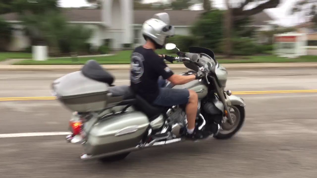 1999 Yamaha Royal Star Venture XVZ13TF (silver) 2817 Fallen Cycles