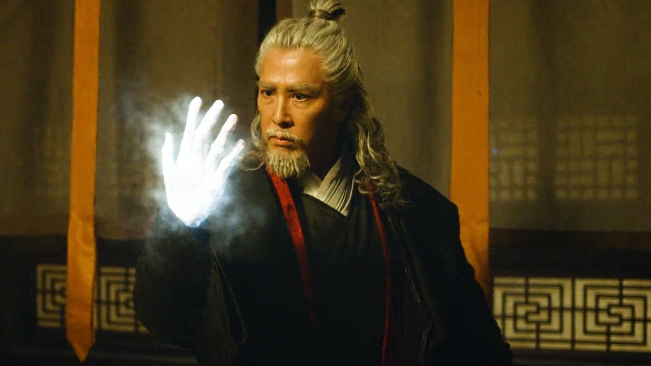 甄子丹饰演的张三丰到底有多强？现场画圈教了套太极拳，就把玄冥二老打得满地找牙，徒孙当场逆袭当教主！一口气看完《倚天屠龙记之九阳神功》