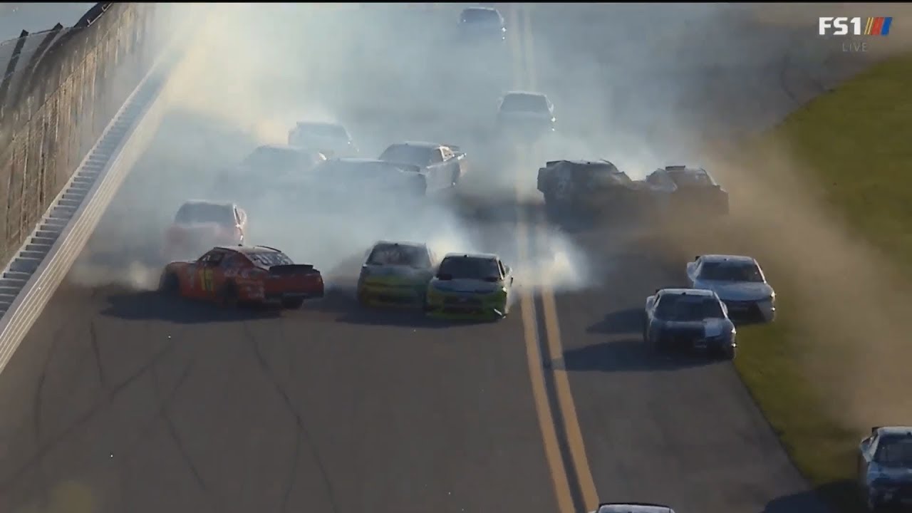 NASCAR Xfinity Series 2018. Daytona International Speedway. Overtime Big One
