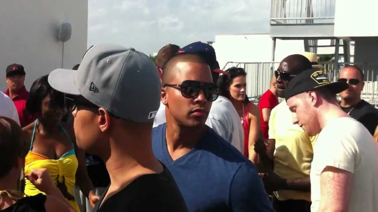 MIAMI WMC2012 - Mr. V@Clevelander Hotel - C-Level Rooftop - Pt.1