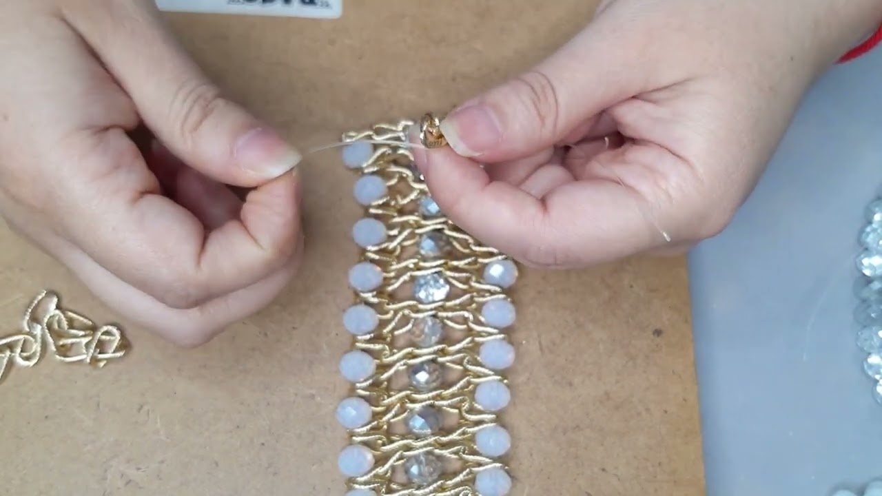 Pulsera con elástico y cadenas✨