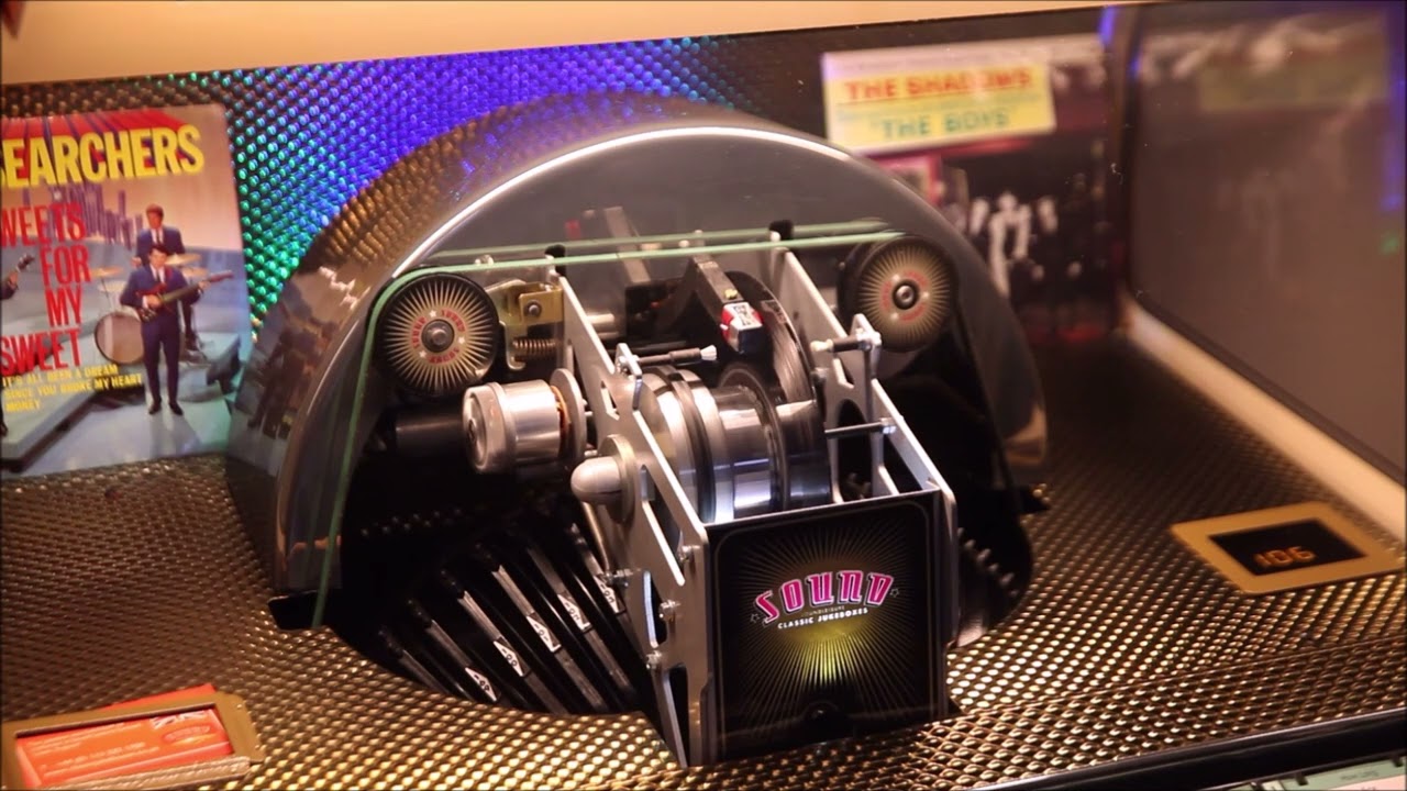 The Crickets That`ll Be The Day played on the juke box