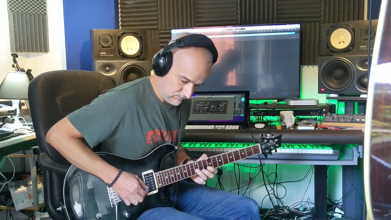 Tribute to Bernie Marsden - Fool for your Loving - Keyboard and Guitar cover.