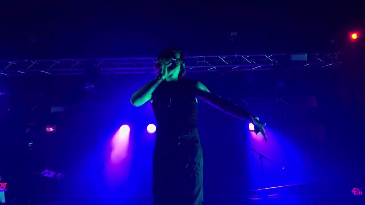 Livingston Haunt me (unreleased) performed in Fort Lauderdale