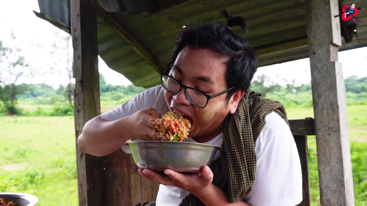 Potato & Chickpea Curry and Shan-Style Tomato Salsa - 🇲🇲 Local Cuisine