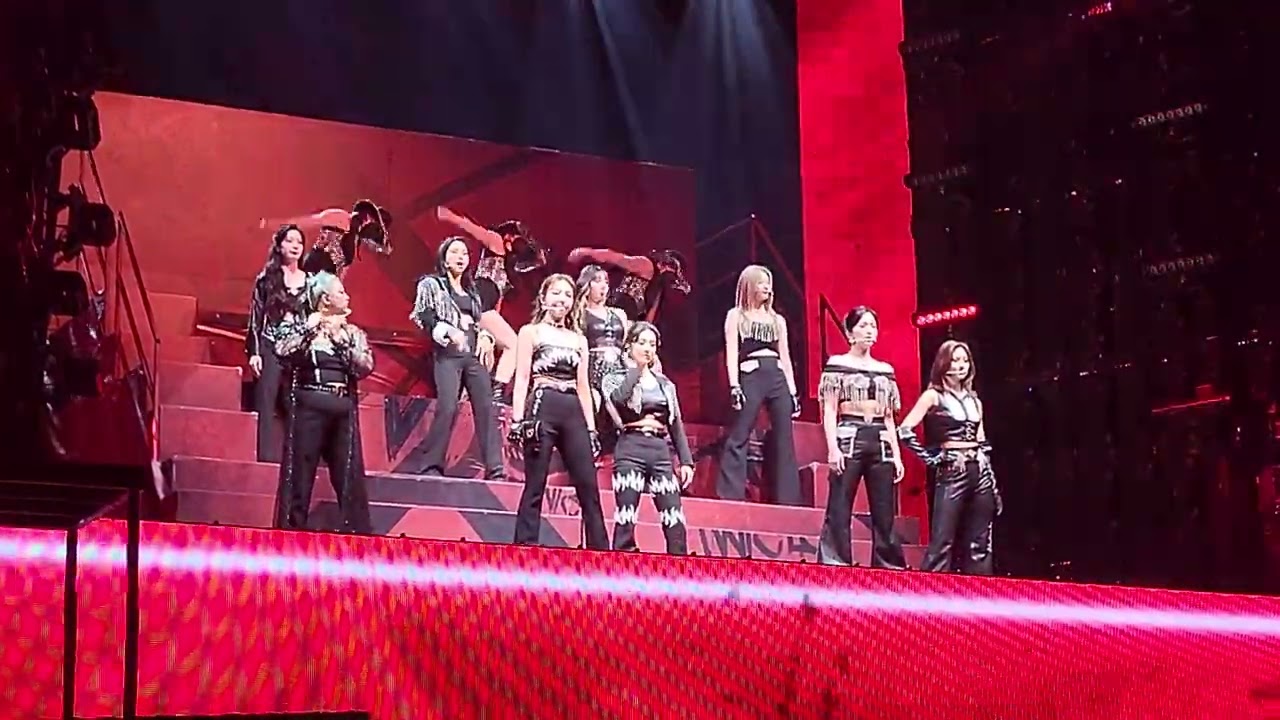 TWICE (트와이스) - SHOT CLOCK - Twice III Tour New York Day 2 | 220227 [FANCAM]
