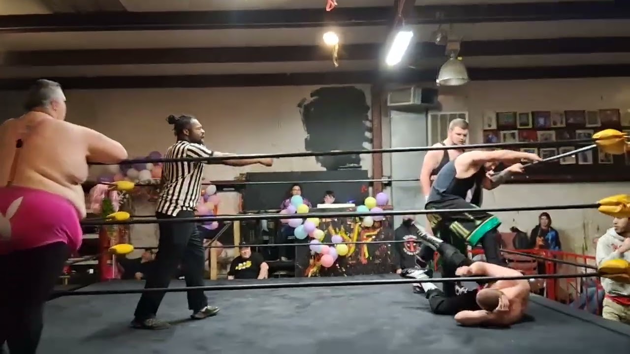 The Strays (KOAS PRESTON ADAMS &JDV) VS THE PLAYBOY  EXPRESS (DAVID NORRIS & ZNYDER)