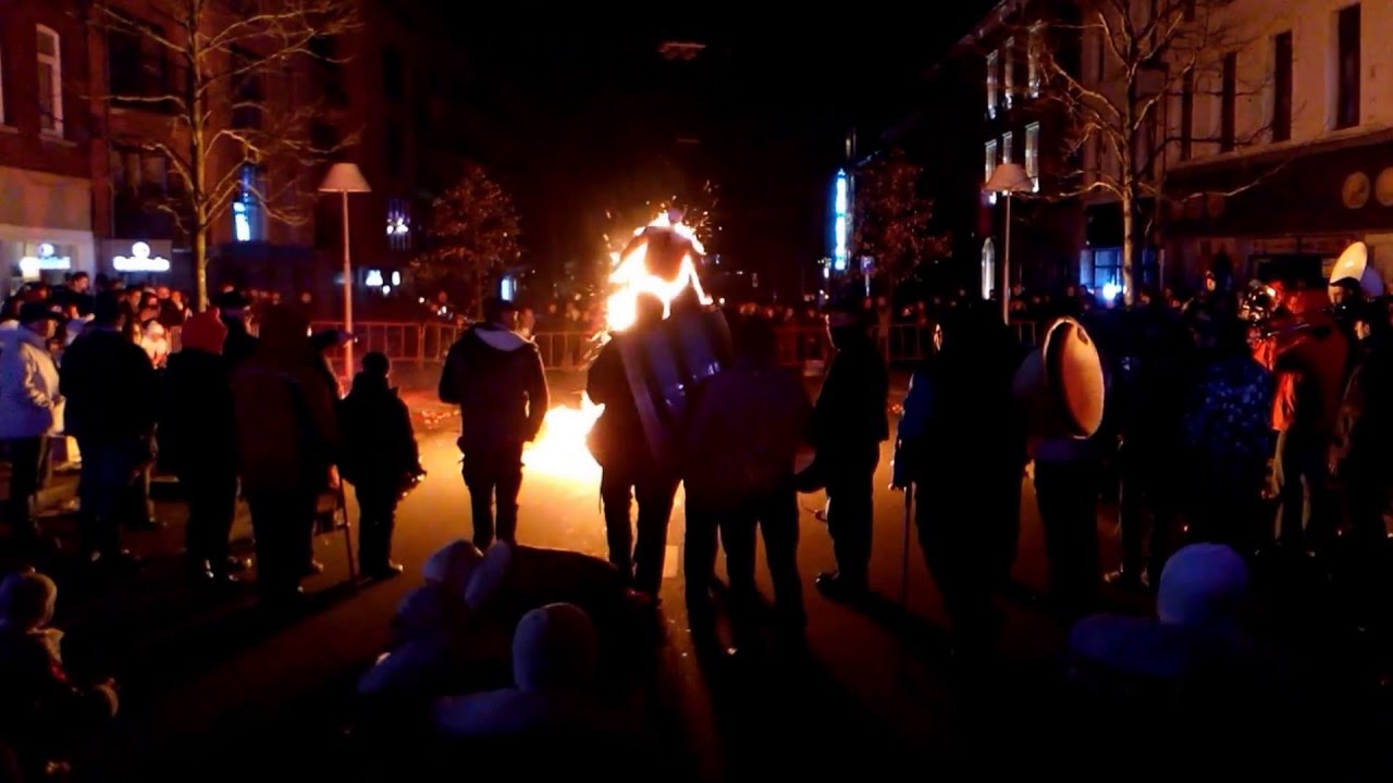 Brulage des bosses (Les Maugrétout) La Louvière