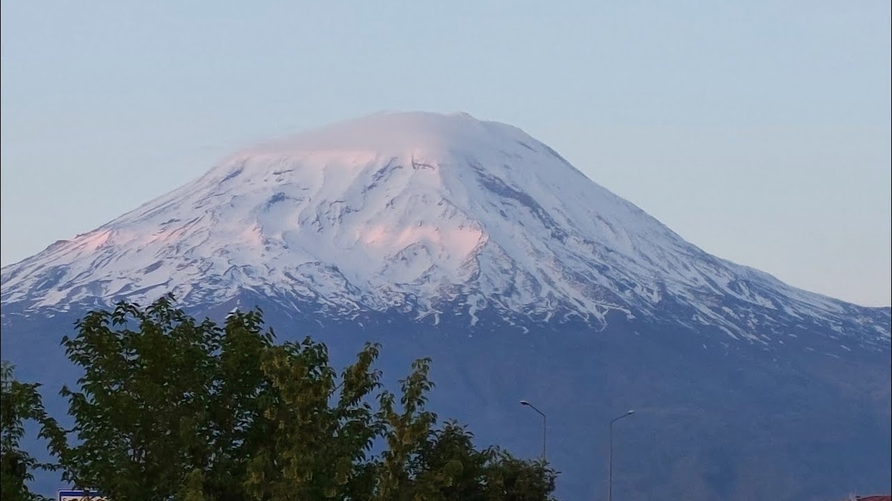 Turcja motocyklowo 2024r. - cz.2 (Doğubayazıt, g&oacute;ra Ararat, jezioro Wan, dolina Eufratu)