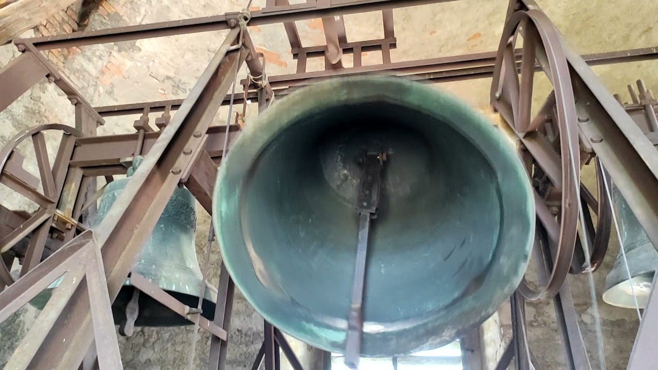 Oslany SK, kostol sv.  Štefana Uhorského kráľa - zvony
