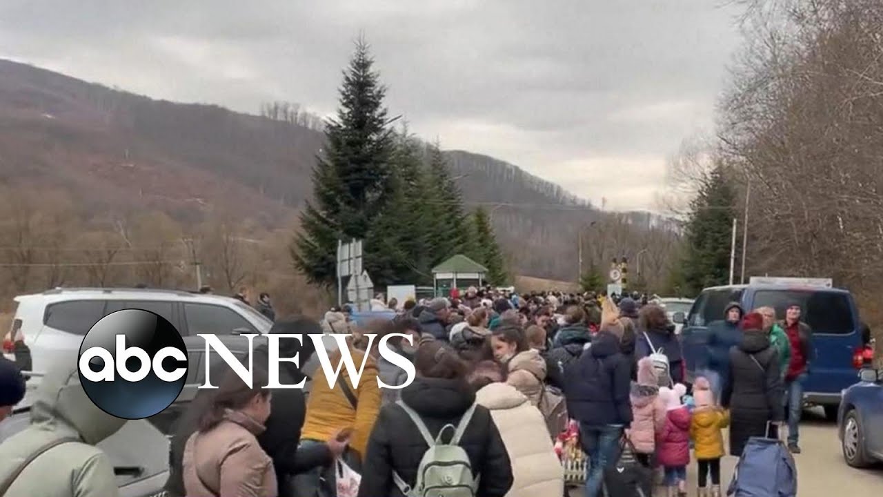 Refugee crisis begins as tens of thousands of Ukrainians flee west
