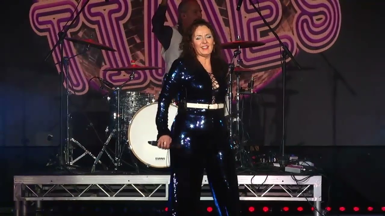 Sweet Dreams - Live Performance