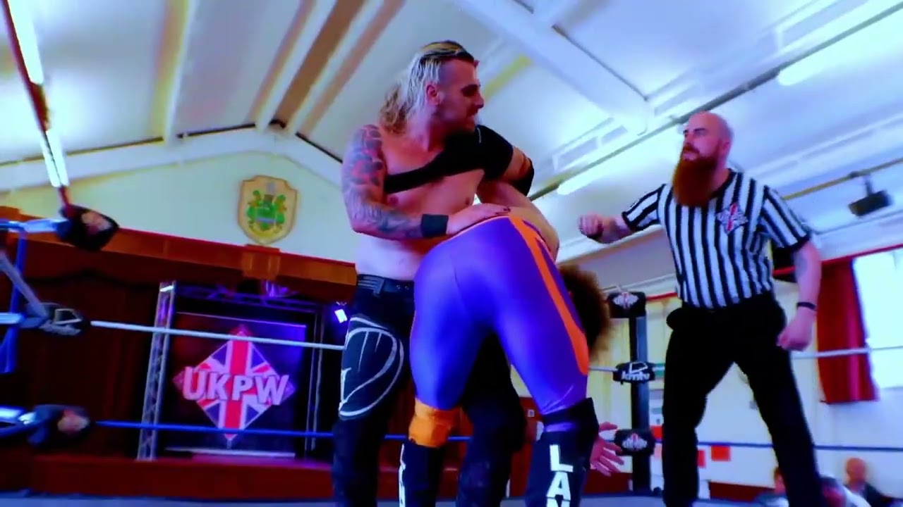 Cali Gray vs KM Lane UKPW MV