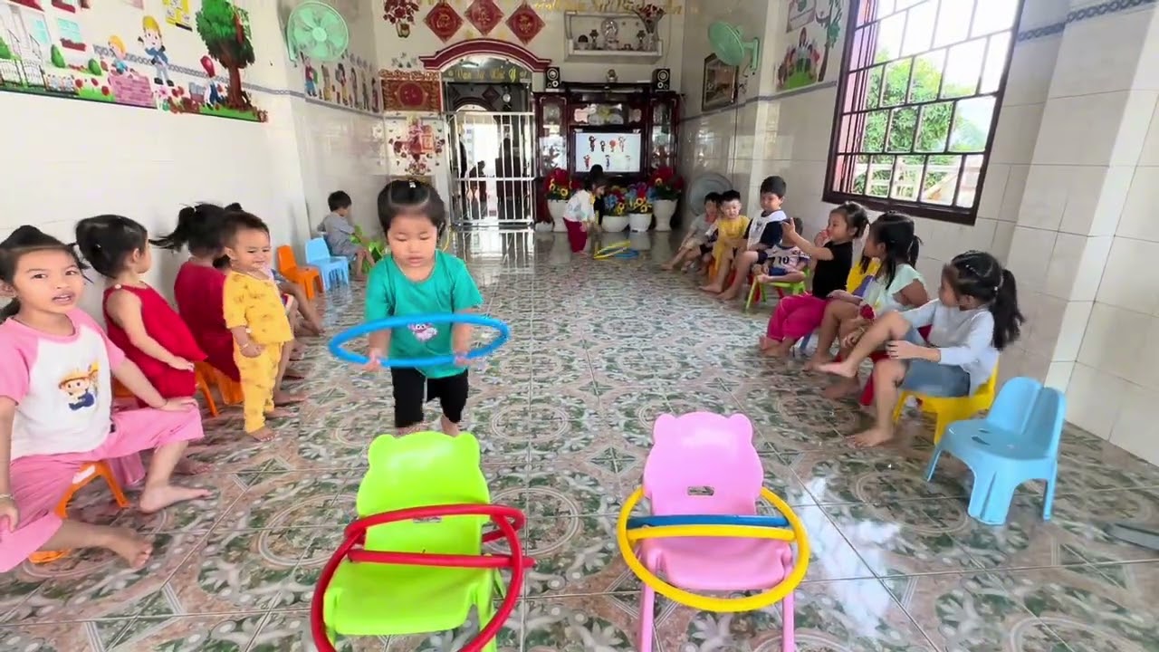 Mầm non Cát Tường - Trò chơi: Mang vòng về đích    ( ver 2 )