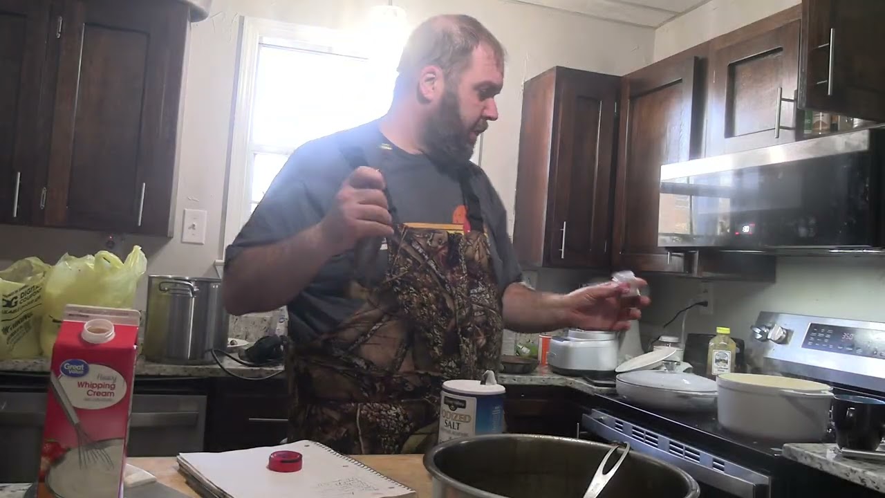 conecuh sausage gravy.cooking with Matthew eps 86