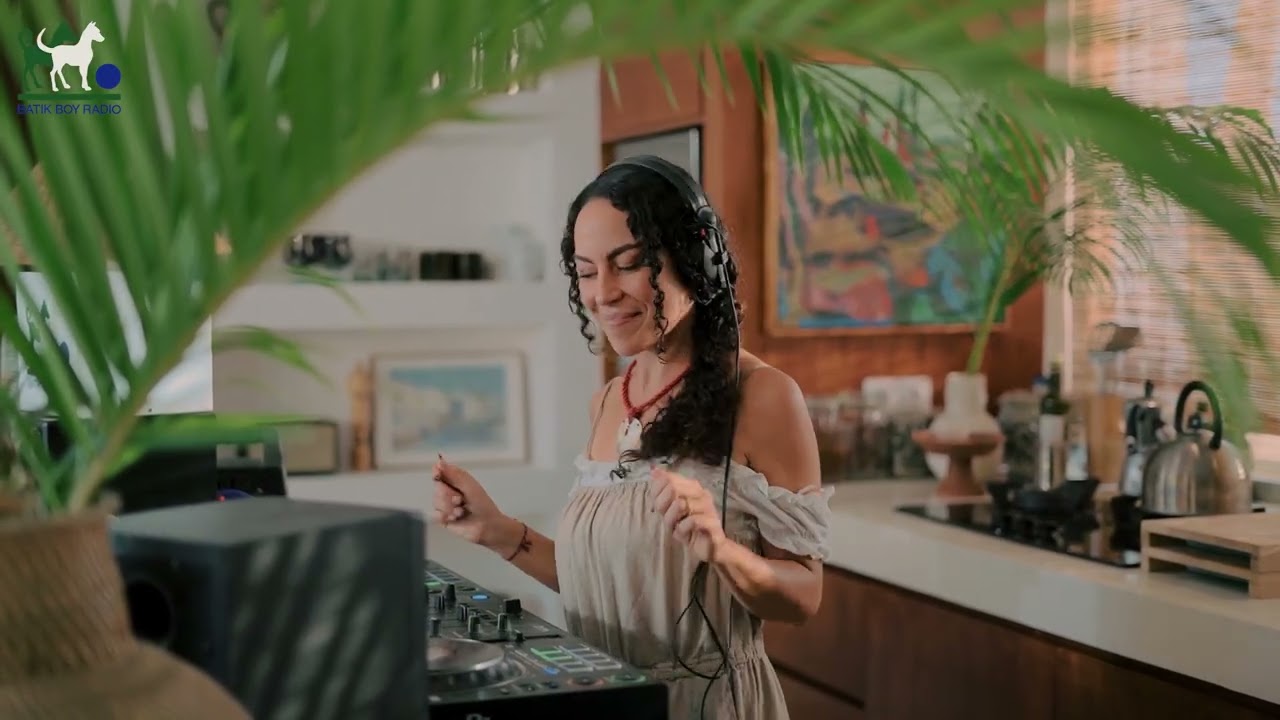 Batik Boy Radio ft. Zakia Wild | Afro, Jazz, Soulful, Latin, House, World Music