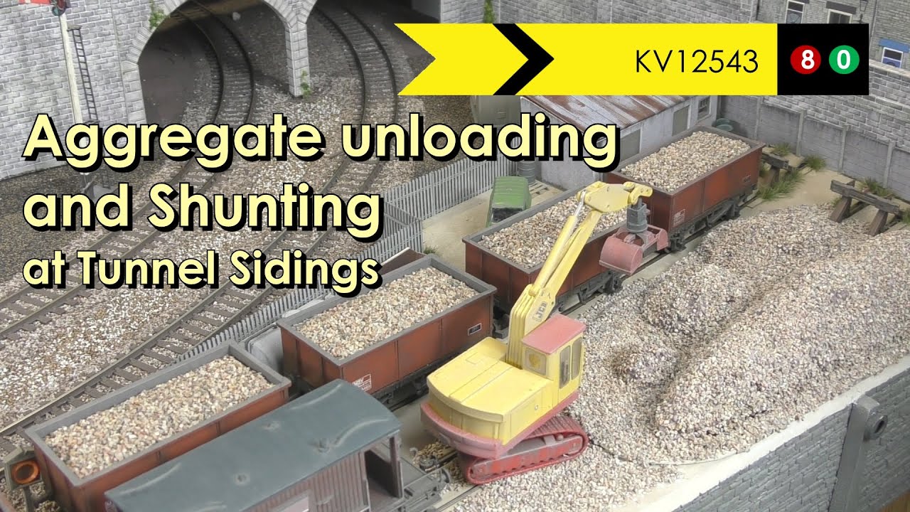 Aggregate unloading and shunting at Tunnel Sidings