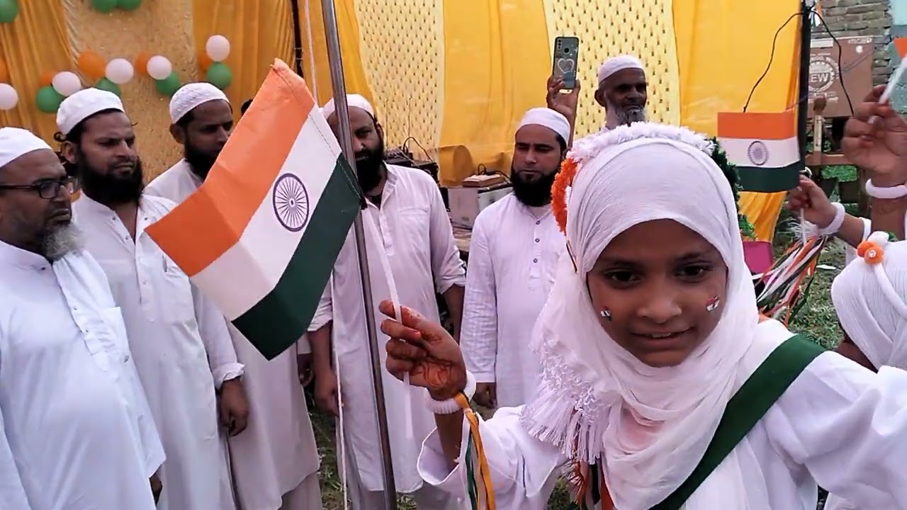 15اگست سارے جہان سے اچھا ہندوستاں ہمارا مدرسہ عربیہ کنزالعلوم مسجد اسامہ آزادنگرسمدھن 